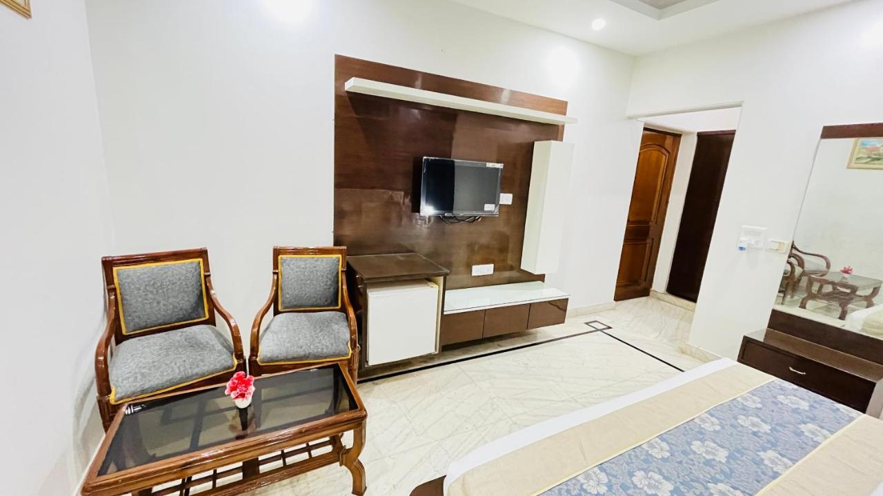 Hotel Starline Sector 28 Gurgaon Exterior photo