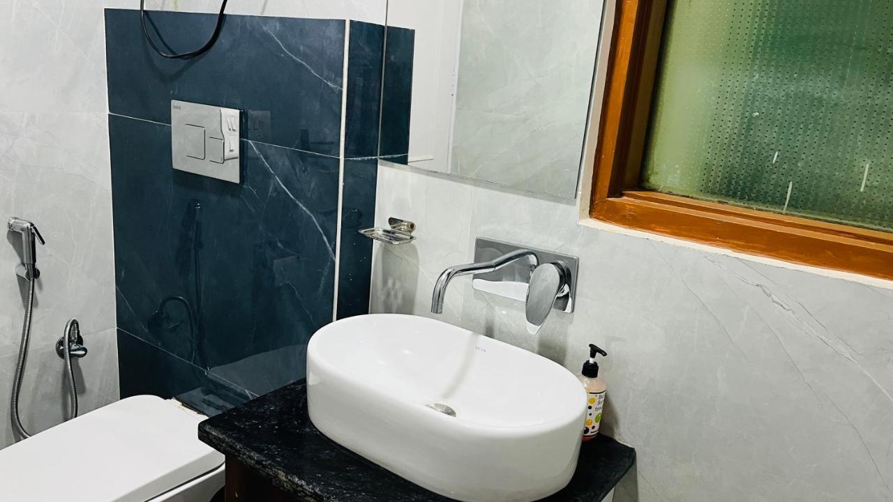 Hotel Starline Sector 28 Gurgaon Exterior photo